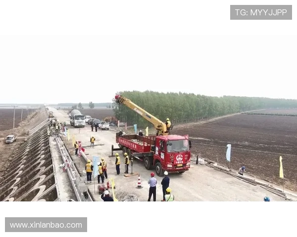 挖掘机高铁接触网基础精准开挖